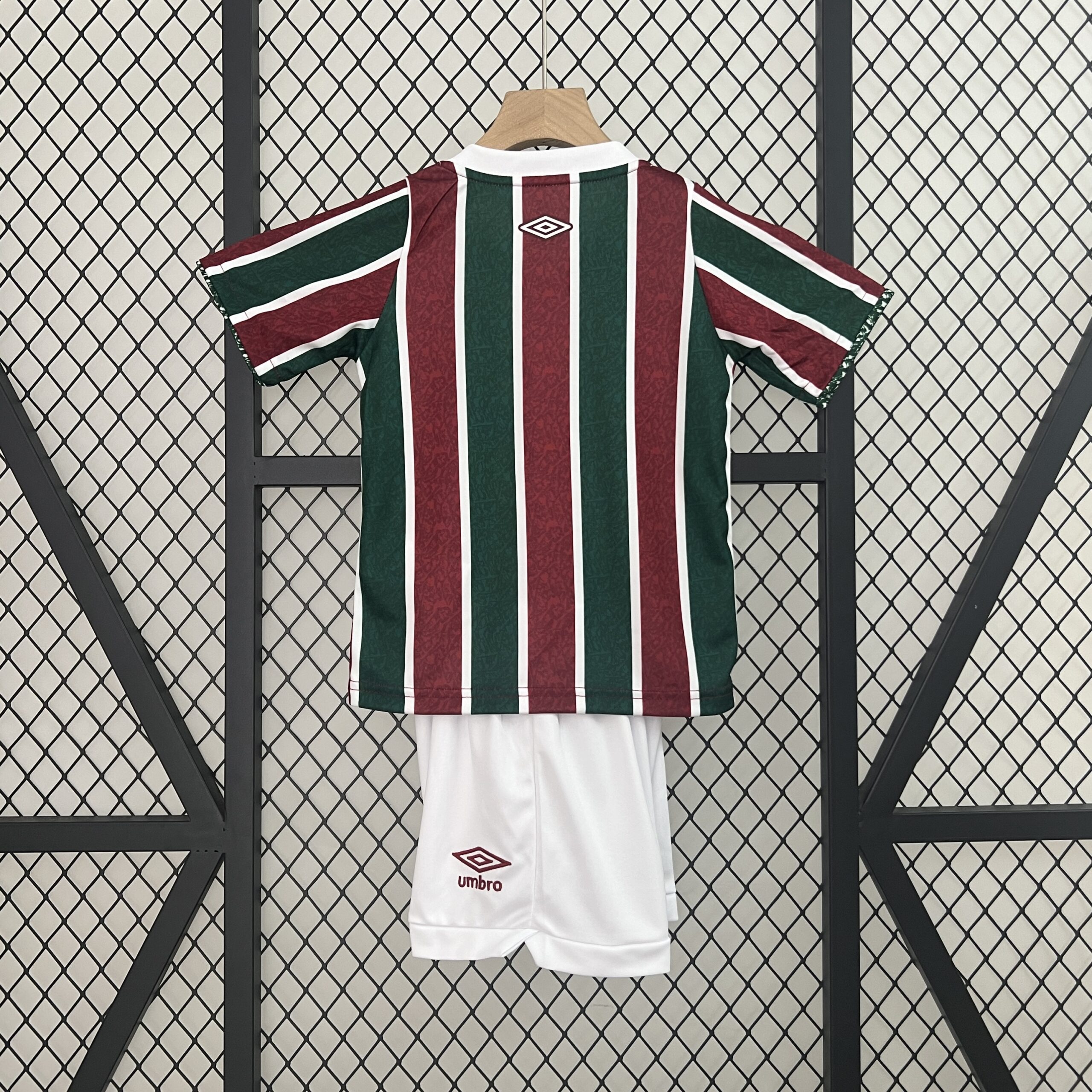 24 25 kids Fluminense home size 16-28 - Image 3