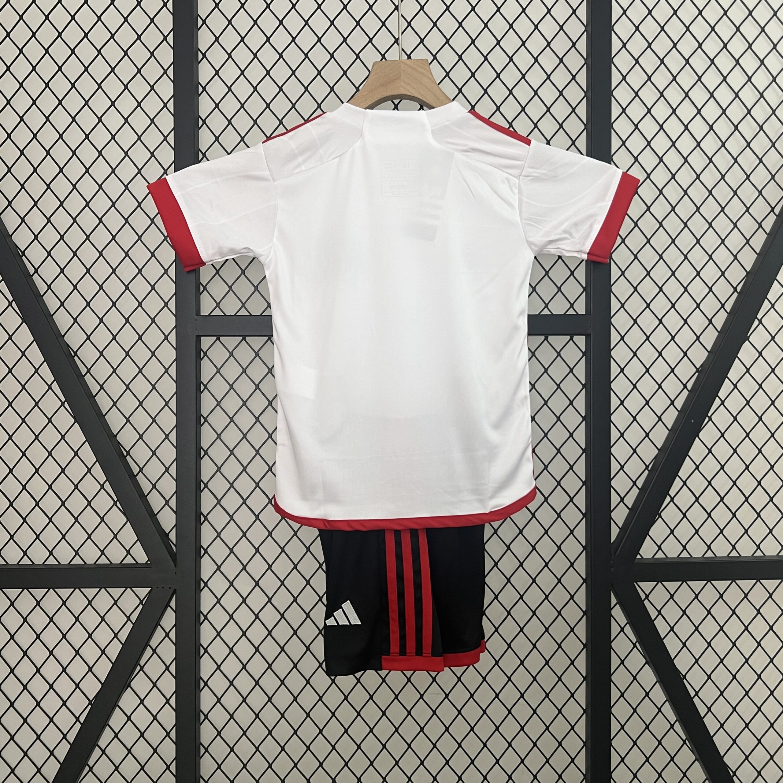 24 25 kids flamengo away size 16-28 - Image 3